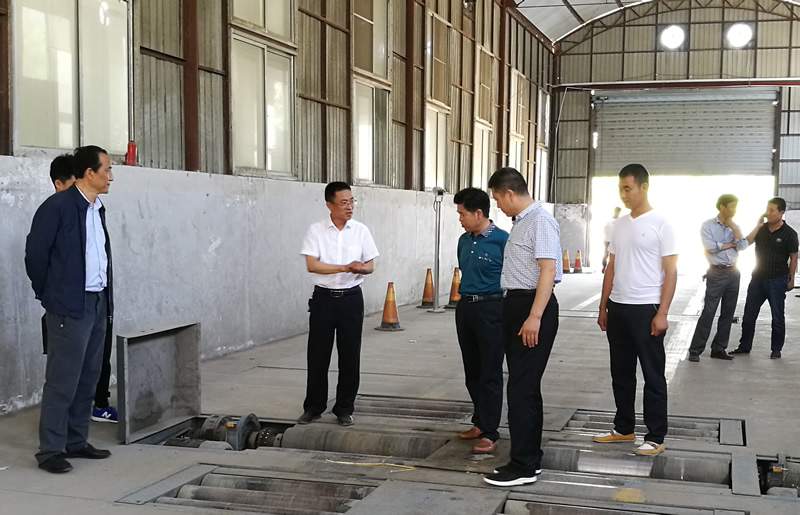市委第三輪巡查第五巡查組深入市龍江城鄉(xiāng)發(fā)展集團(tuán)下屬機動車安全技術(shù)檢測公司和汽車服務(wù)公司開展巡查工作