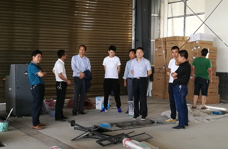 市委第三輪巡查第五巡查組深入市龍江城鄉(xiāng)發(fā)展集團(tuán)下屬機動車安全技術(shù)檢測公司和汽車服務(wù)公司開展巡查工作