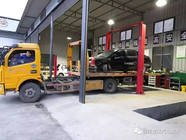 金錘鈑金，銀槍噴漆！龍江汽修值得信賴！